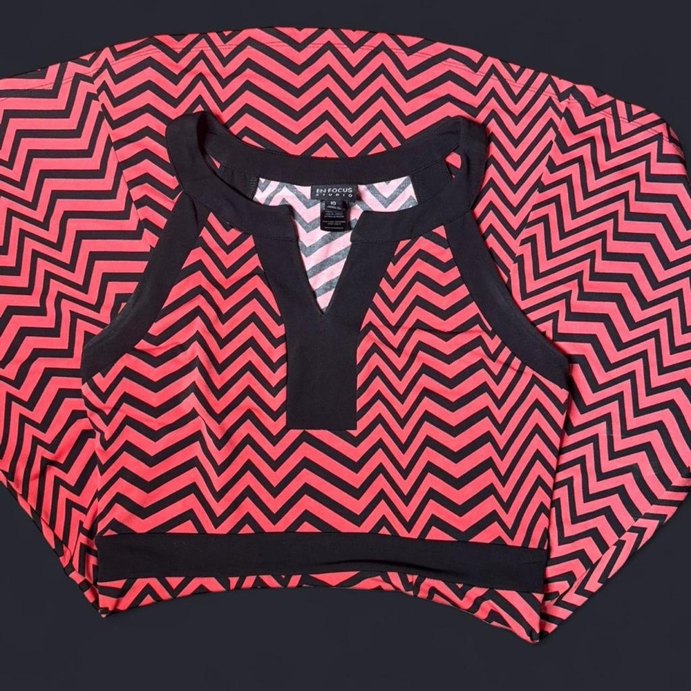 EN FOCUS STUDIO Slimming Chevron Halter